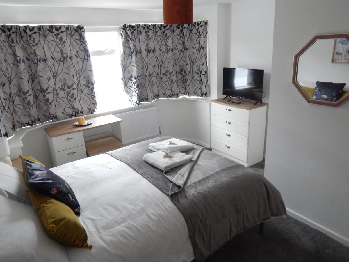Modern, Well Located En-suite With Parking - Orbitat Wisma tamu *