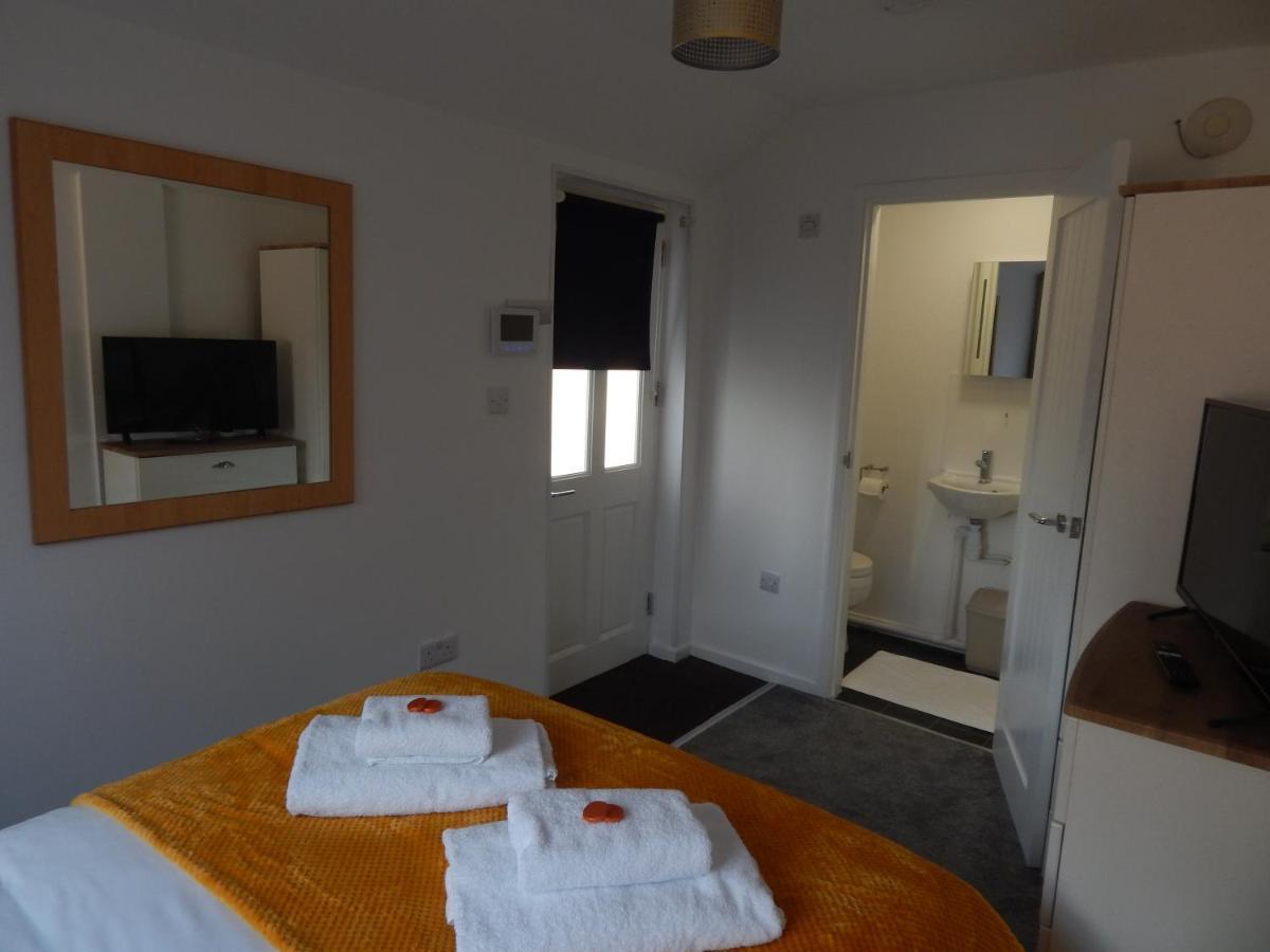 Wisma tamu Modern, Well Located En-suite With Parking - Orbitat
